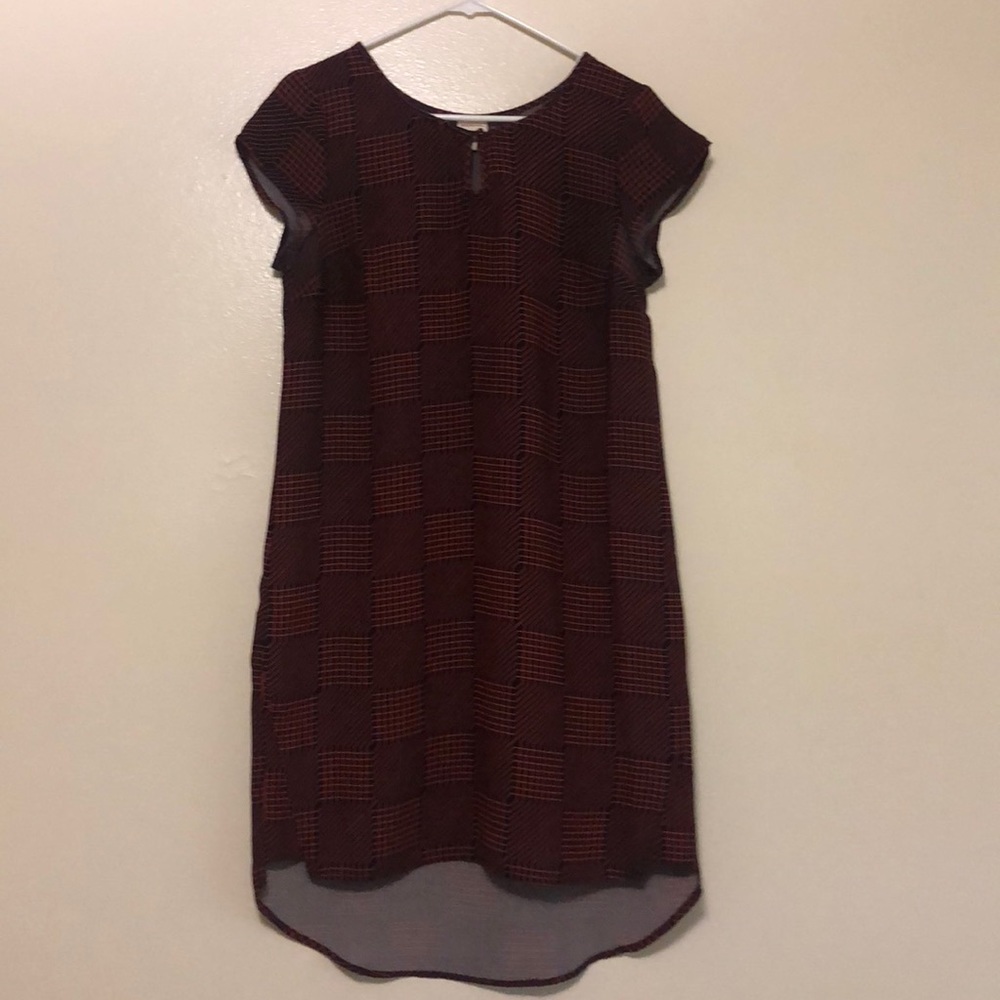 Knee length, short sleeve dress
